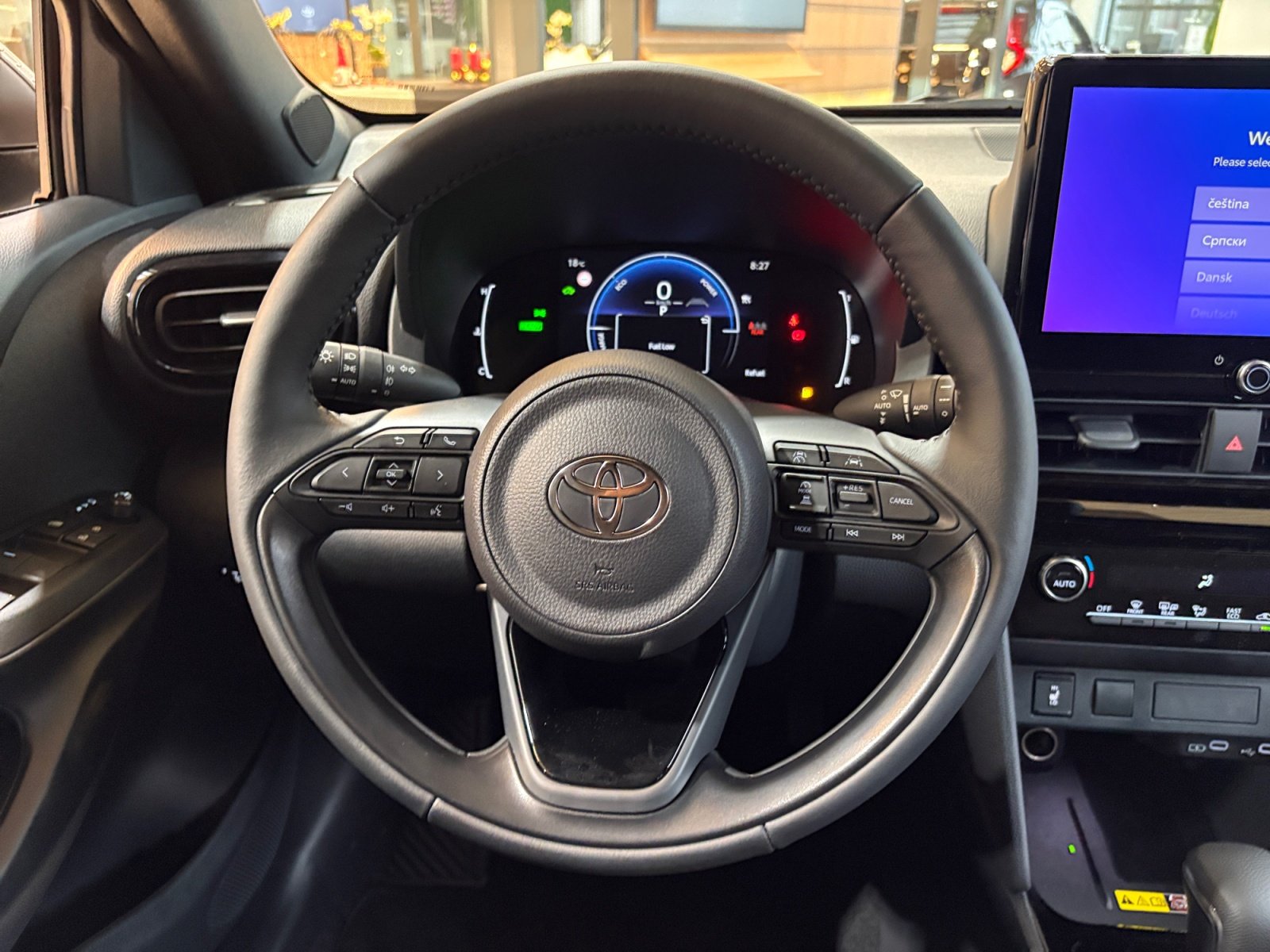 Foto 1 - Yaris Cross Teamplayer WInter + Safety Paket, SIlver