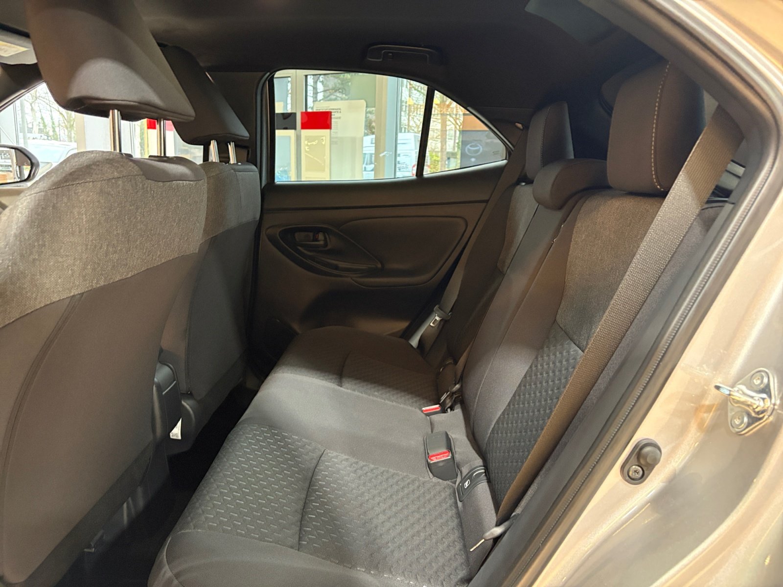 Foto 1 - Yaris Cross Teamplayer WInter + Safety Paket, SIlver