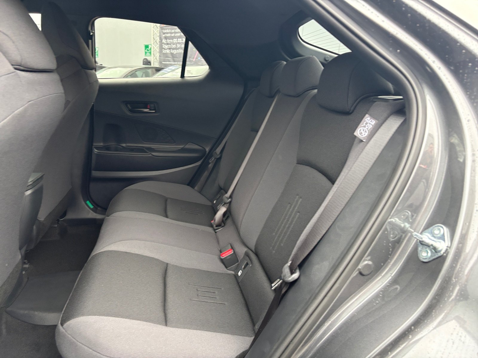 Foto 1 - C-HR - 2.0 l Plugin 4x2 Teamplayer CVT 2xKlima, Marlingrau/Schwarz