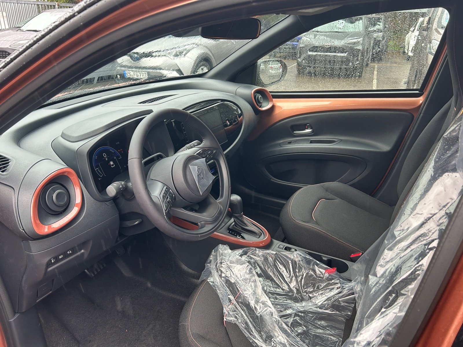 Foto 1 - Aygo X 1.5l Hybrid Teamplayer,CarPlay, Cinnamon Bronze