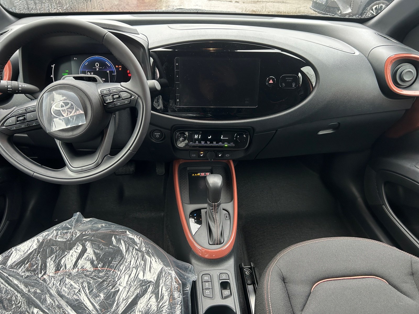 Foto 1 - Aygo X 1.5l Hybrid Teamplayer,CarPlay, Cinnamon Bronze