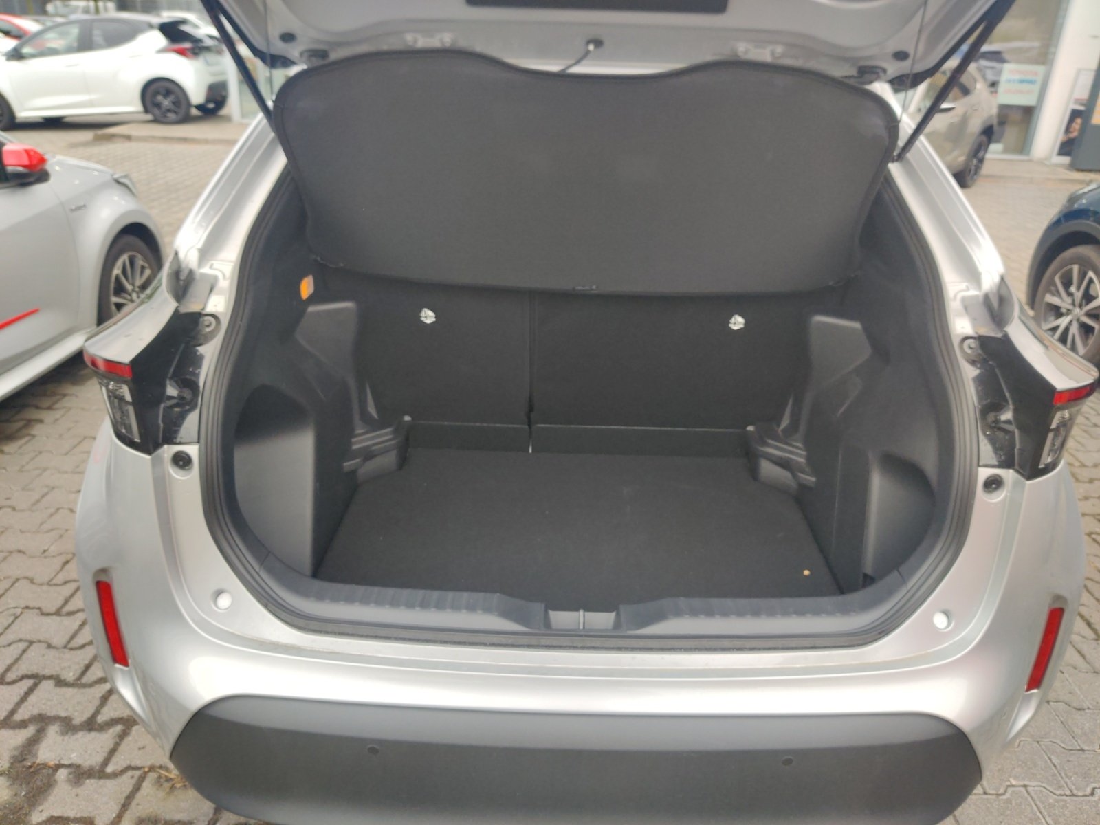 Foto 1 - Yaris Cross - 1.5 Hybrid Teamplayer, Shimmering Silver