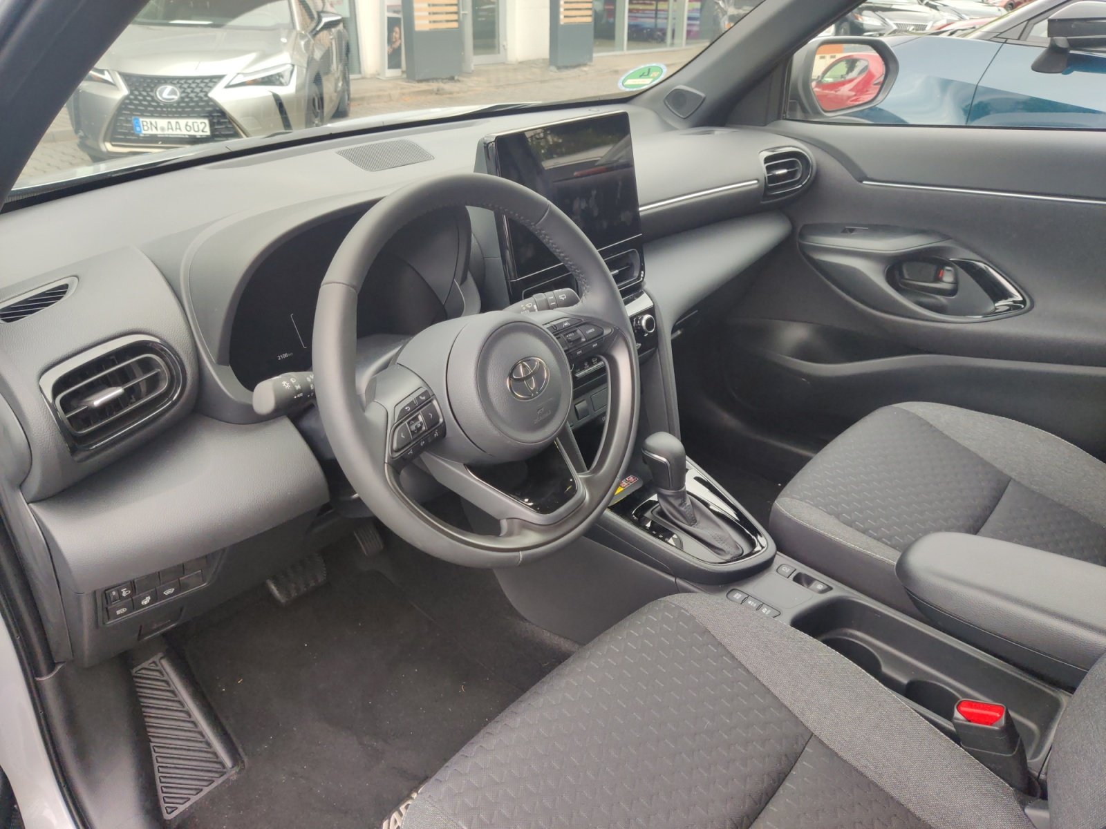 Foto 1 - Yaris Cross - 1.5 Hybrid Teamplayer, Shimmering Silver