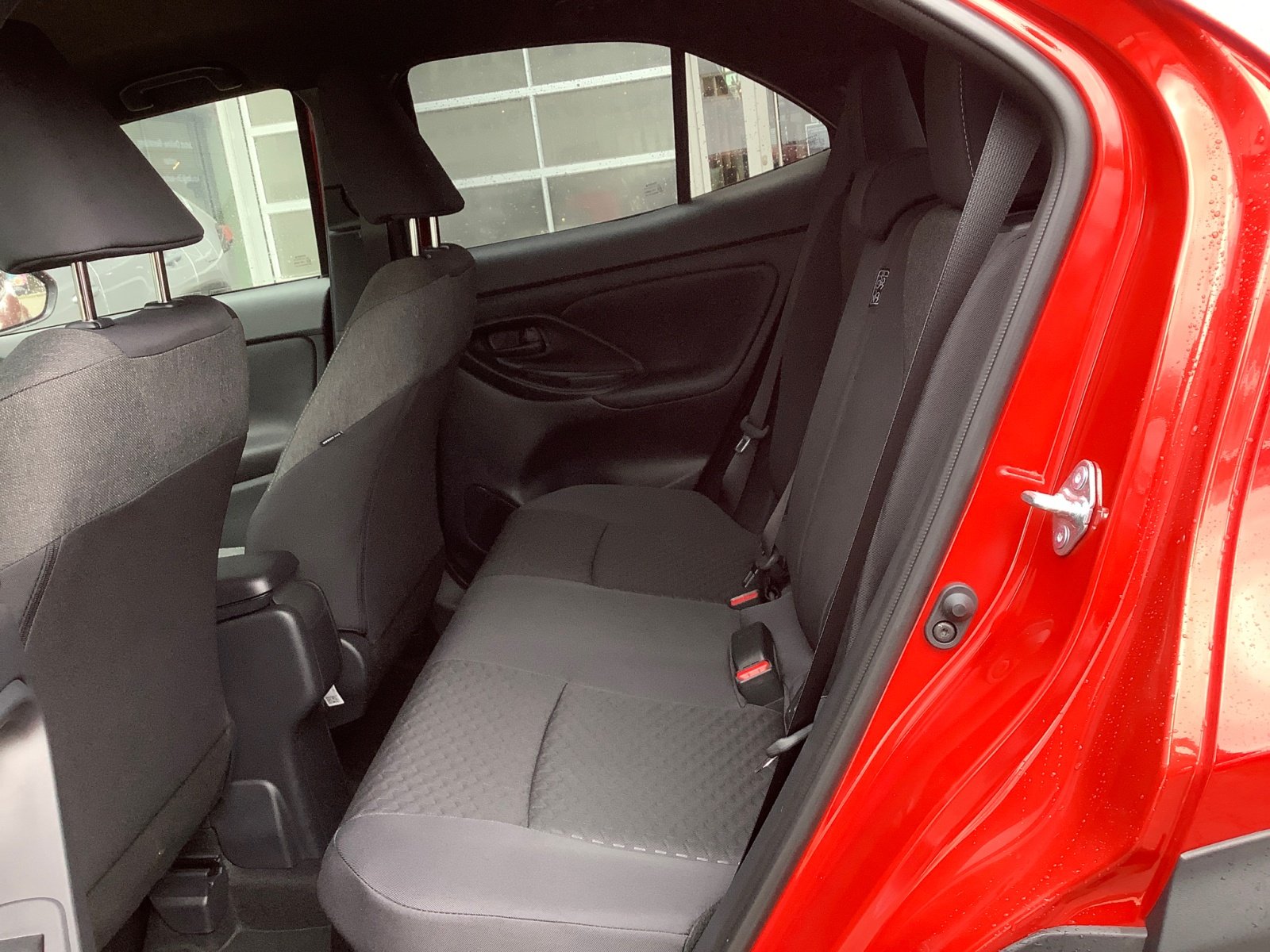 Foto 1 - Yaris Cross 1,5l Hybrid Teamplayer Winter Safety, karmina-rot