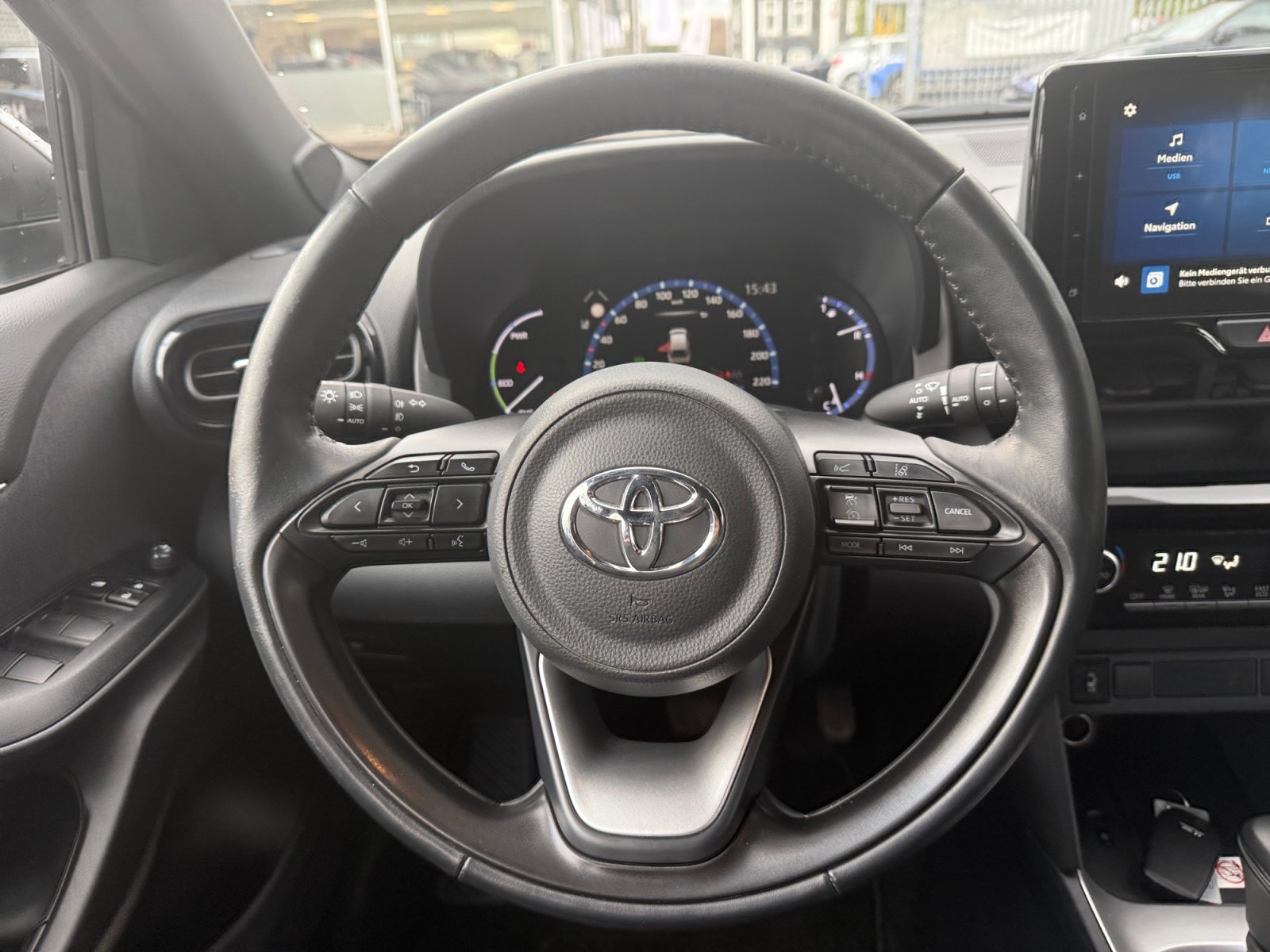 Foto 1 - Yaris Cross 1.5l Hybrid 4x2 Team-D, Silber