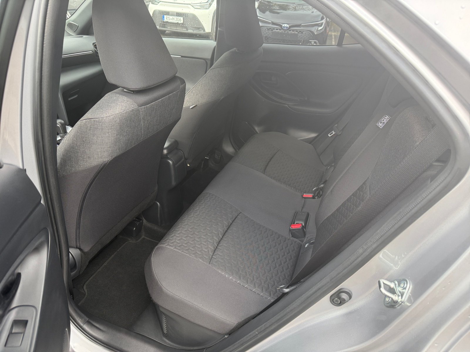 Foto 1 - Yaris Cross 1.5l Hybrid 4x2 Team-D, Silber