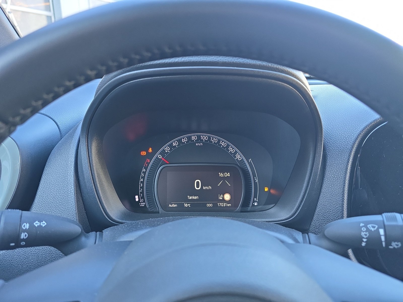 Foto 1 - Aygo X 1.0 l Team D *KAMERA*ACC*KLIMA*CarPlay*, Urban Khaki