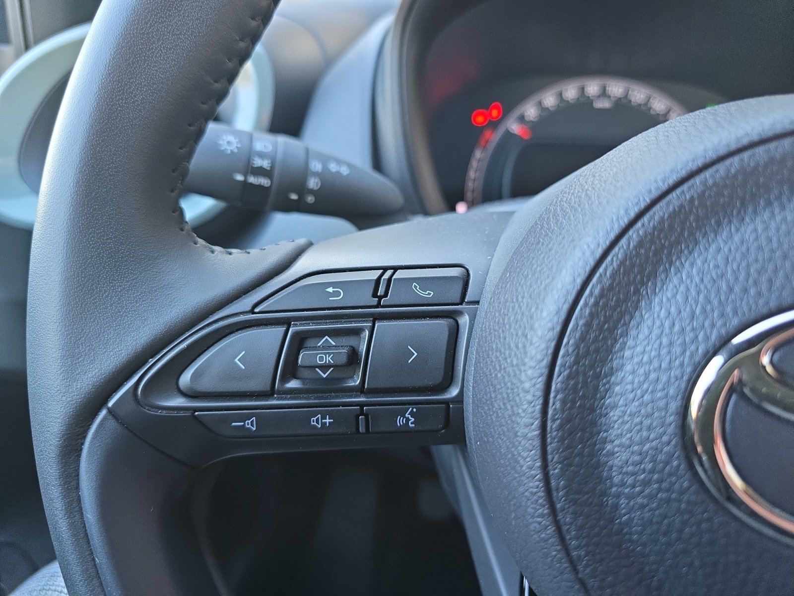 Foto 1 - Aygo X 1.0 l Team D *KAMERA*ACC*KLIMA*CarPlay*, Urban Khaki