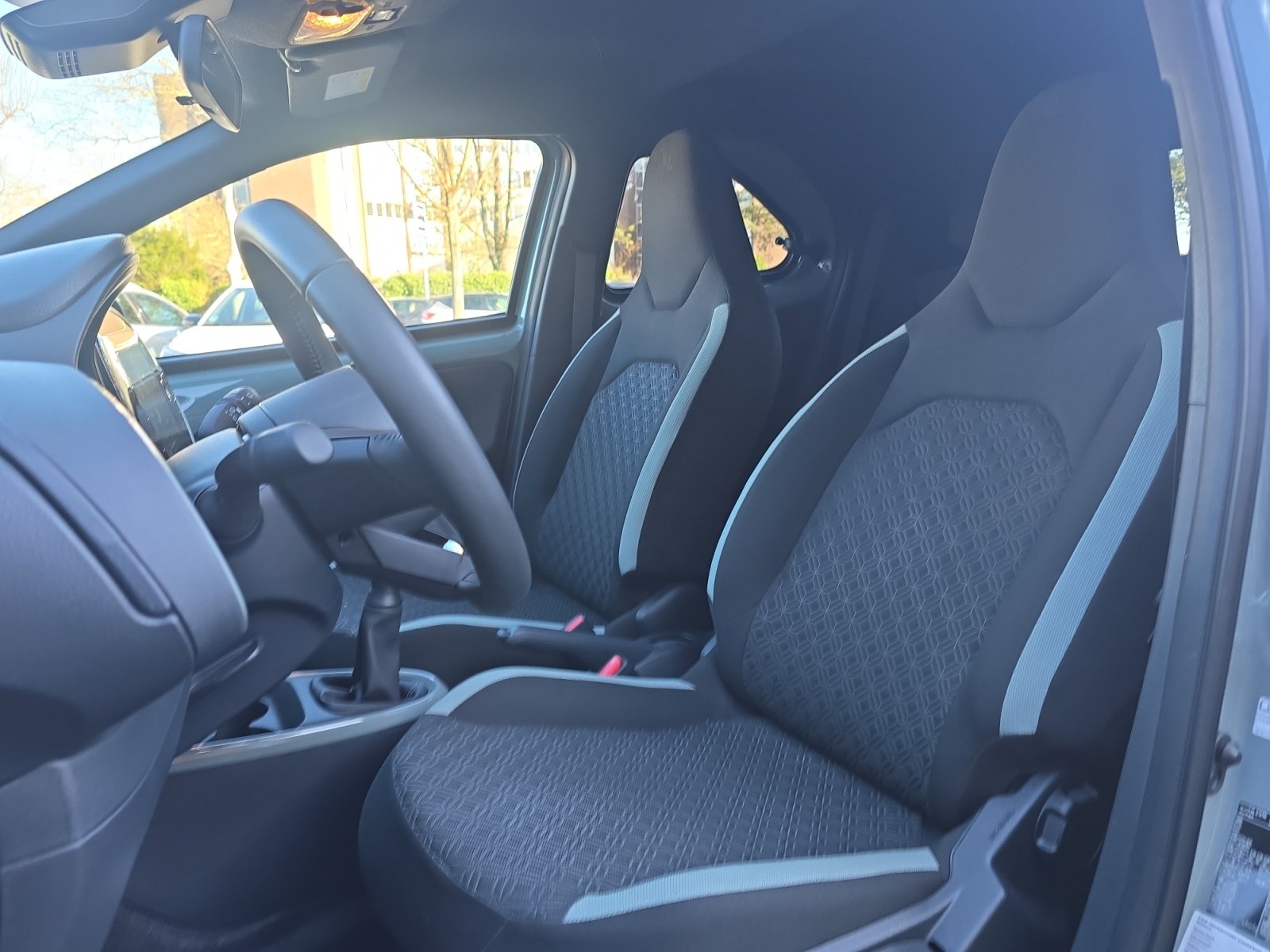 Foto 1 - Aygo X 1.0 l Team D *KAMERA*ACC*KLIMA*CarPlay*, Urban Khaki