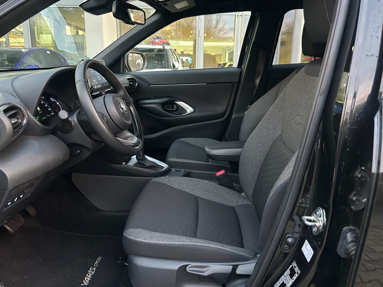 Foto 1 - Yaris Cross Team D *Safety *Winter, mysticschwarzmetallic