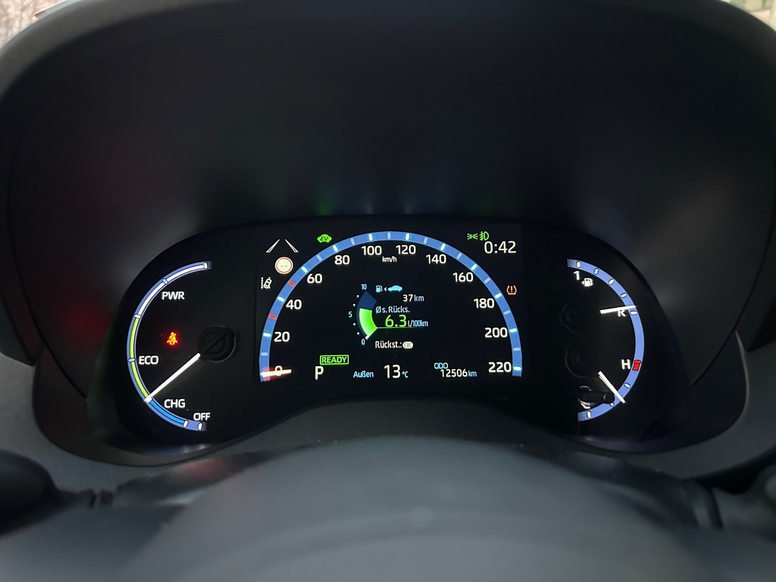 Foto 1 - Yaris Cross Team D *Safety *Winter, mysticschwarzmetallic