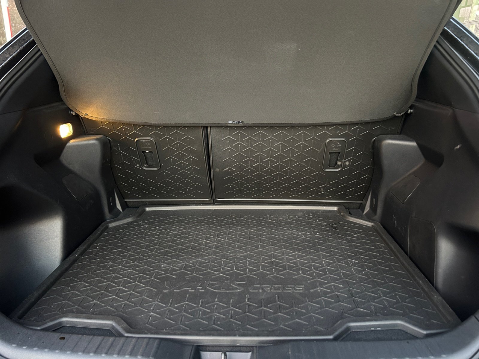 Foto 1 - Yaris Cross Team D *Safety *Winter, mysticschwarzmetallic