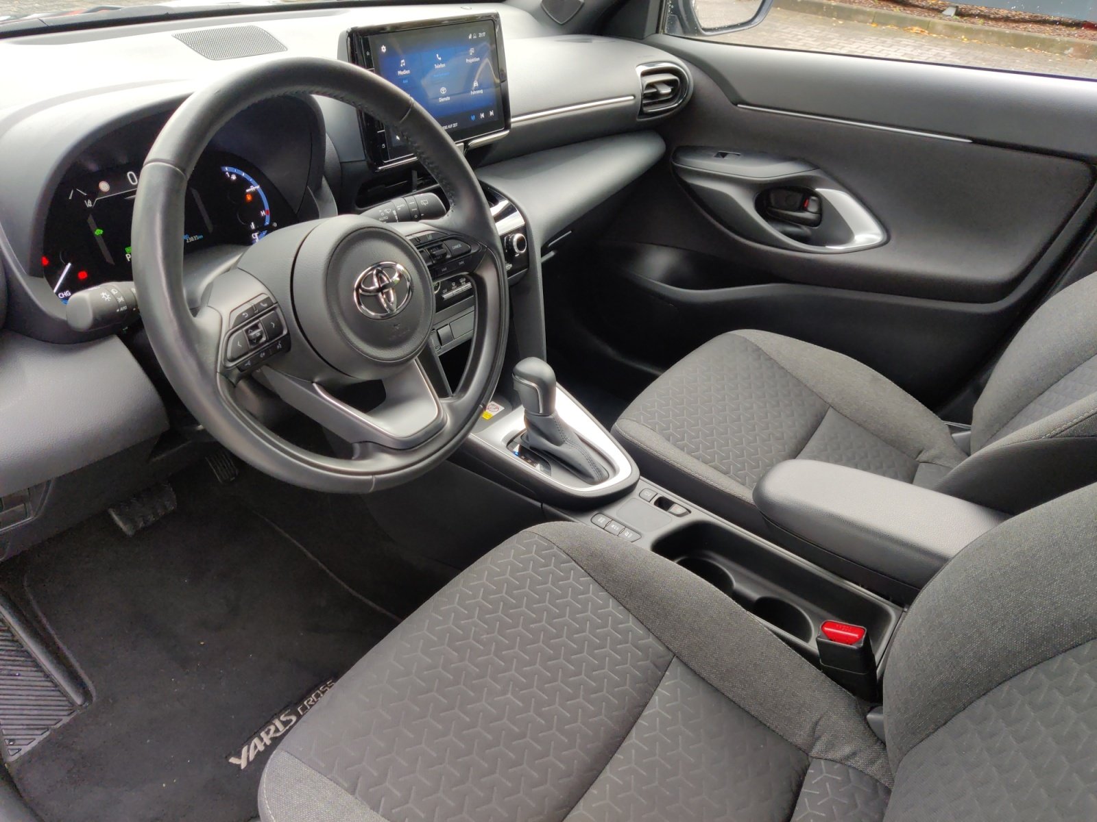 Foto 1 - Yaris Cross Hybrid Team D Jahreswagen 1. Hand, mysticschwarz