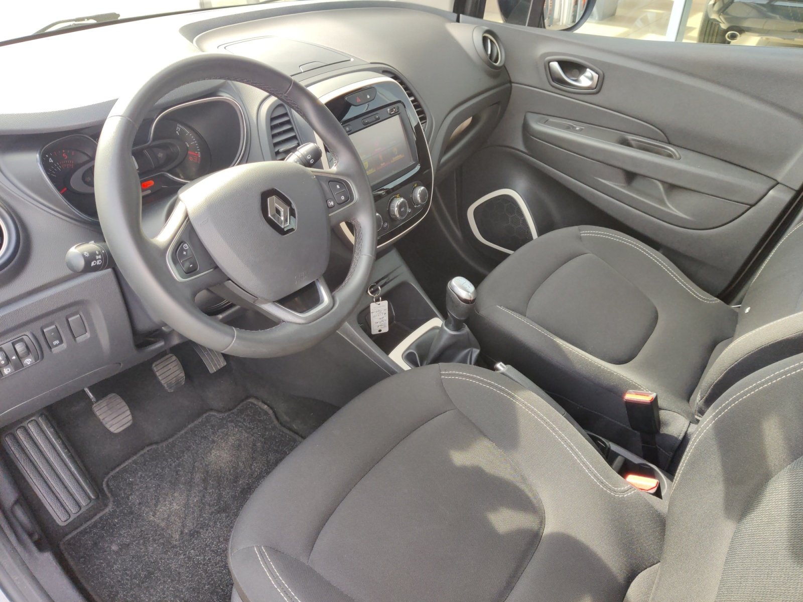 Foto 1 - Captur 1.5 dci EU-Wagen*SHZ*Navi*, grau