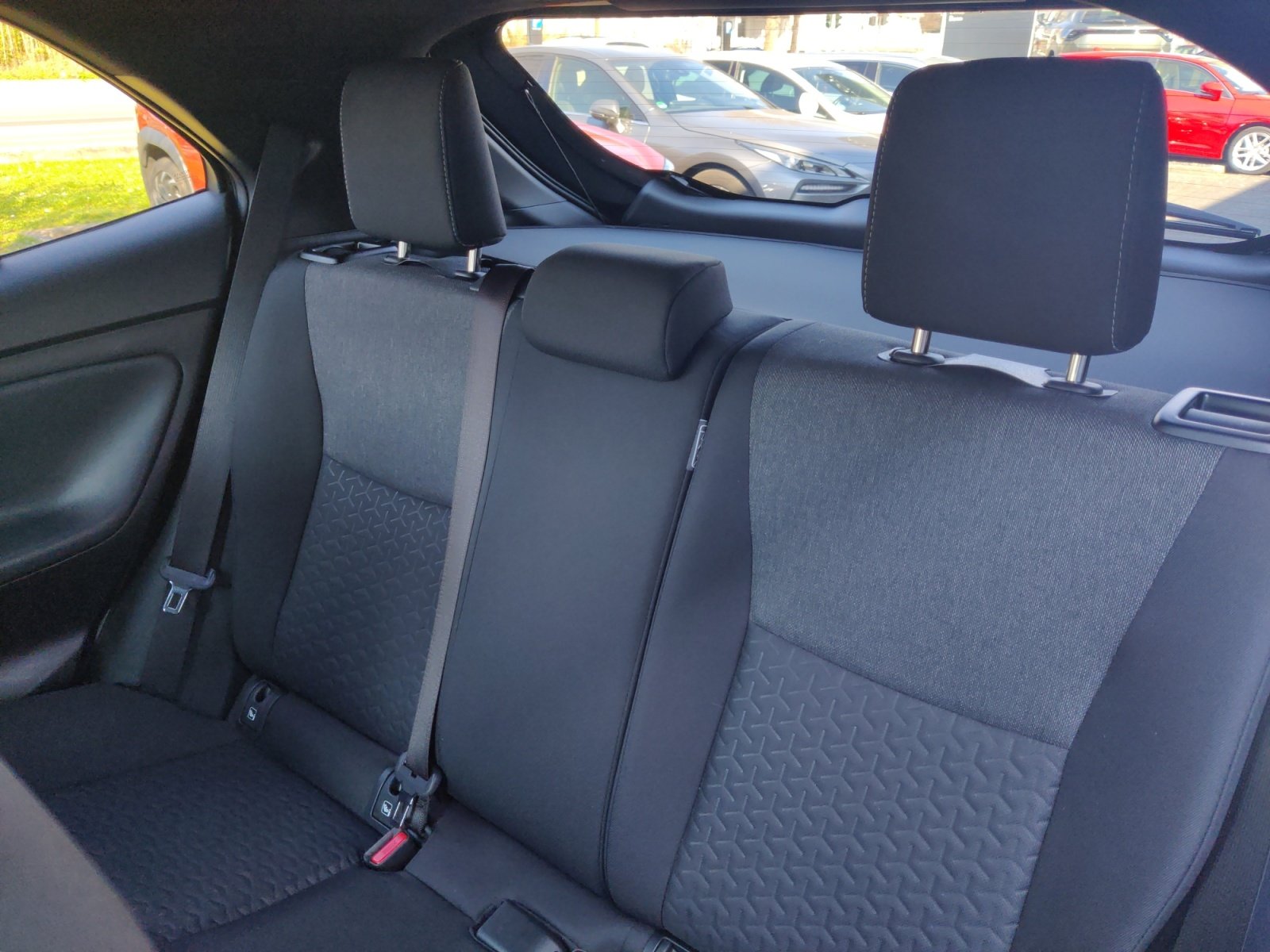 Foto 1 - Yaris Cross 1.5 Team Deutschland Winter + Technik, marlingrau