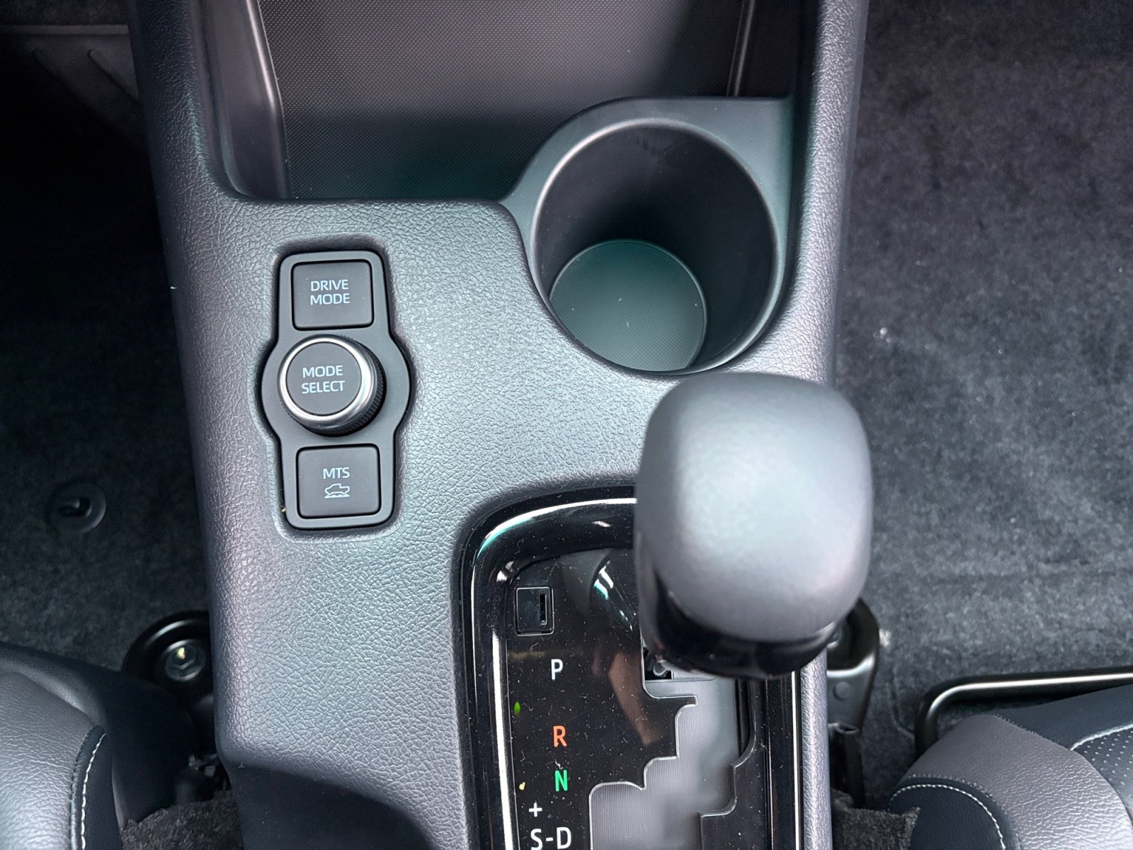 Foto 1 - HILUX 2.8L Double Cab Invincible, Marlingrau