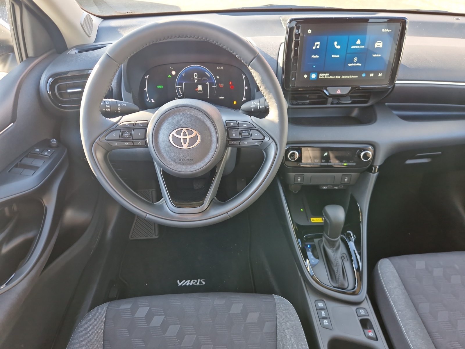 Foto 1 - Yaris Hybrid Teamplayer + Comfort-Paket, schneeweiß